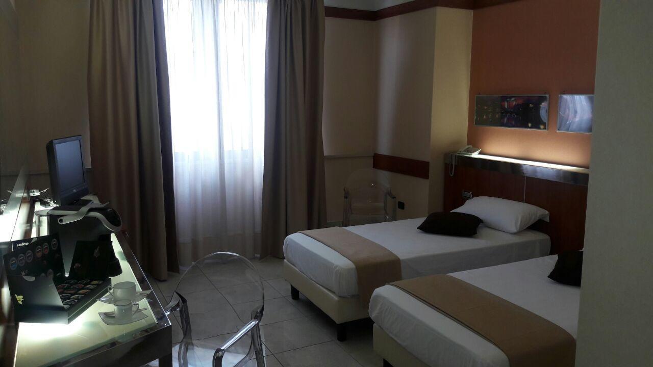 Hotel Artemide Aversa Esterno foto